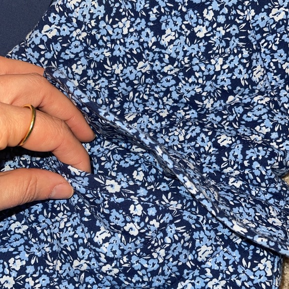 J. Crew Blue Floral Quilted Jacket Size 6 - Picture 4 of 4